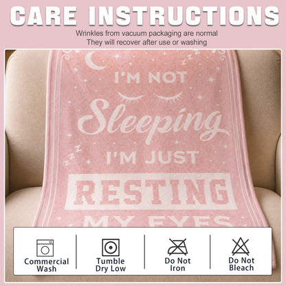 Novel Resting Gifts for women,I'M NOT Sleeping,I'M JUST RESTING MY EYES Flannel Blanket,Funny Gifts on Birthdays Christmas Mother's Day,Size 60 in x 50 in - Women Eyelashes - P